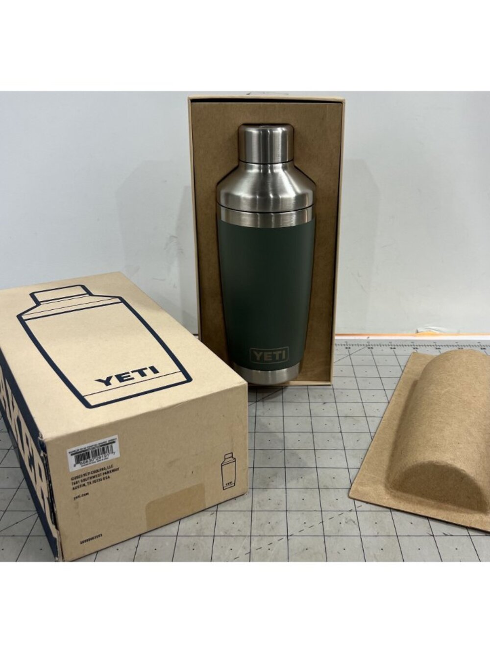 YETI Rambler 20oz Cocktail Shaker - Camp Green - Picture 2 of 5
